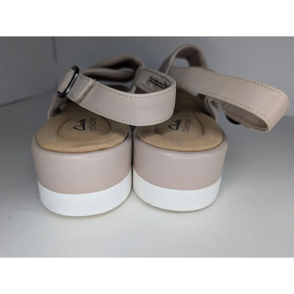 Clarks Clara Cove Sandals US 10W Wide/ UK 7.5E Sand Flatform PU RMF23-SM
